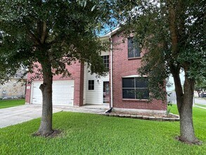 Building Photo - BEAUTIFUL 4 BR/2BTH HOUSE LOCATED IN CIBOL...