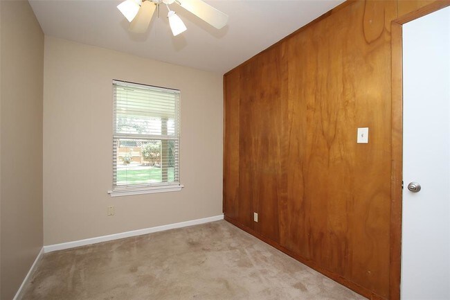 Building Photo - 5036 De Milo Dr