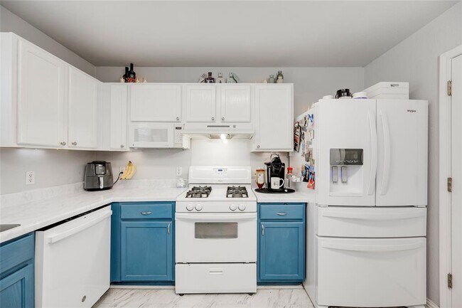 Building Photo - 148 Buttercup Way