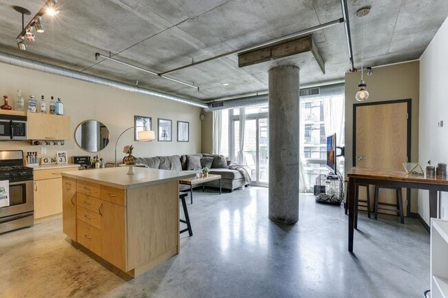 Building Photo - 730 N 4th St