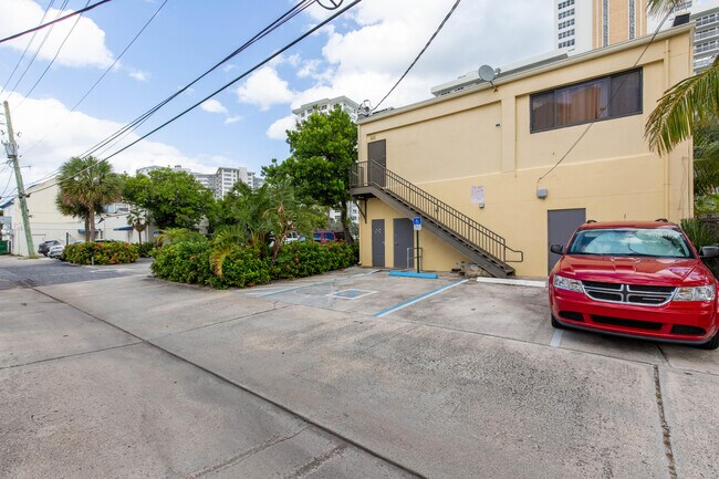 Building Photo - 3515 Galt Ocean Dr