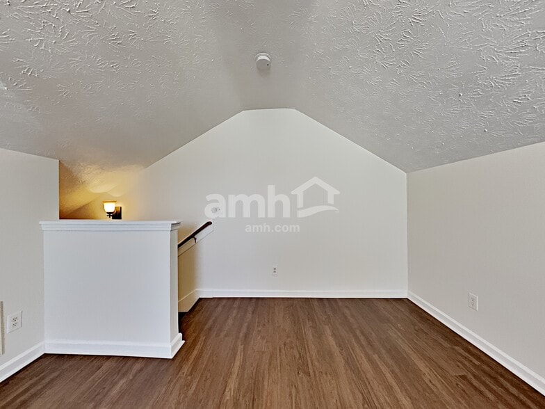 Building Photo - 2207 Erin Ln