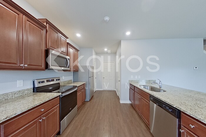 Building Photo - 1040 Pilgrim Ln