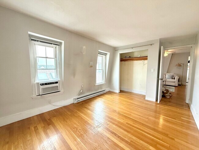 Building Photo - 373 K St