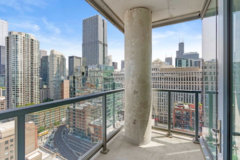 Building Photo - 331 W Illinois St