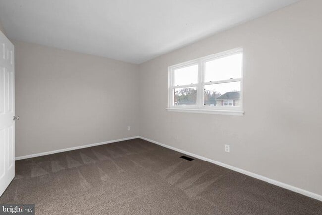 Building Photo - 45 Heritage Ct