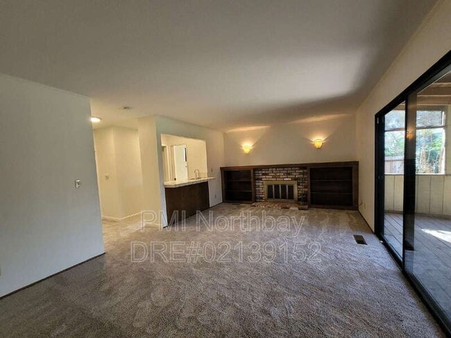 Building Photo - 3552 Larchmont Ct
