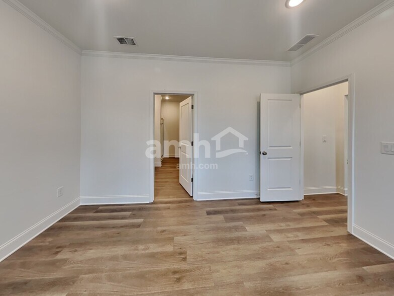 Building Photo - 1365 Soapstone Rd