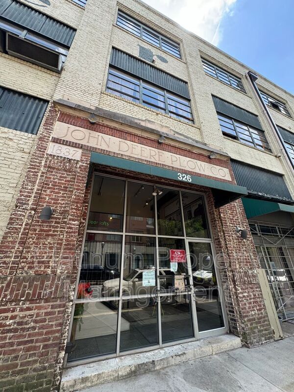 Building Photo - 326 Nelson St SW