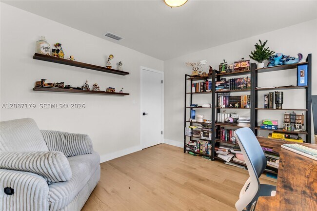 Building Photo - 2437 SW 99th Ct