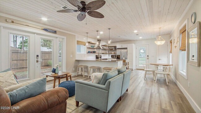 Building Photo - 307 Dolphin Dr