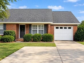 Building Photo - 3501 Beacon Dr