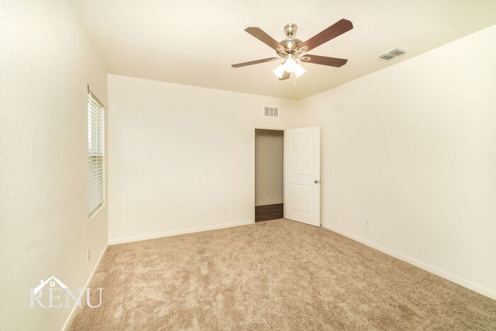 Building Photo - 5026 Firefly Hls