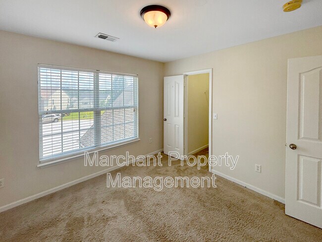 Building Photo - 304 Horsepen Way