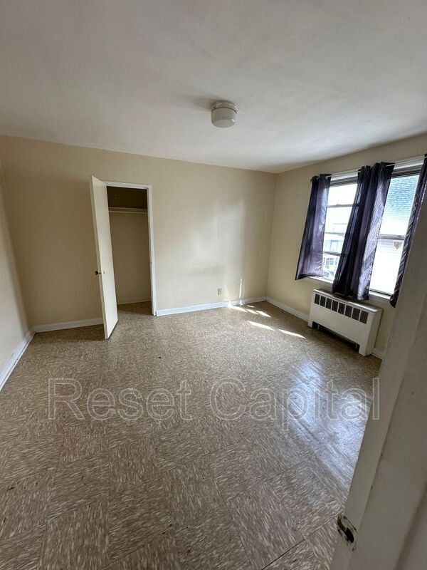 Building Photo - 36 Irving Ave