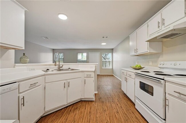 Building Photo - 9602 Nightjar Dr