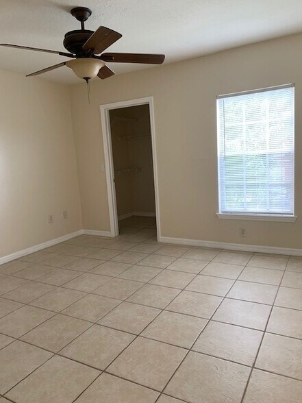 Building Photo - 738 Crest Pines Dr