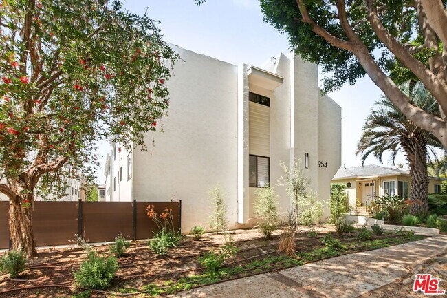 Building Photo - 954 20th St