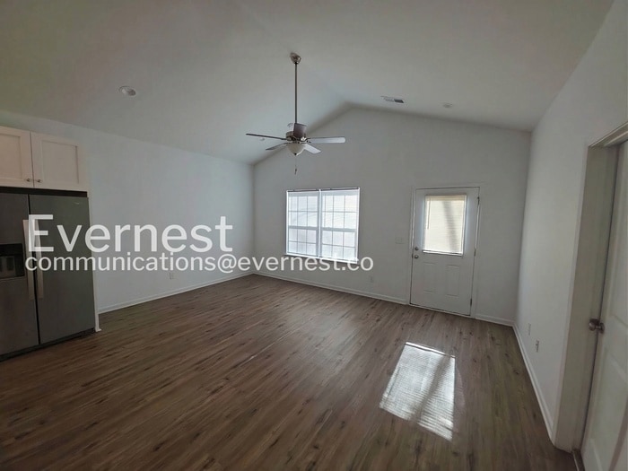 Building Photo - 225 Tanner St