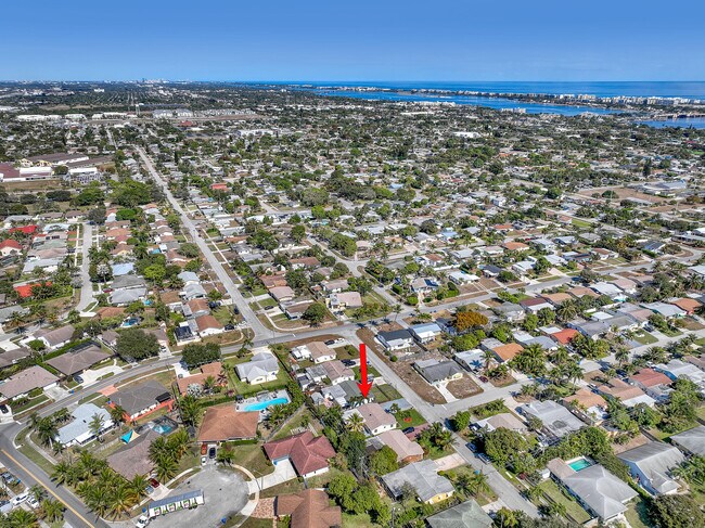 Building Photo - 1210 Skylark Ln