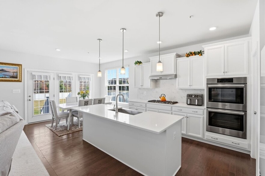 Building Photo - 6702 Savannah Dr