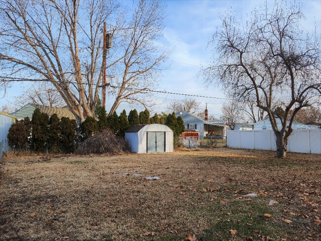 Building Photo - 320 Cullum Ave
