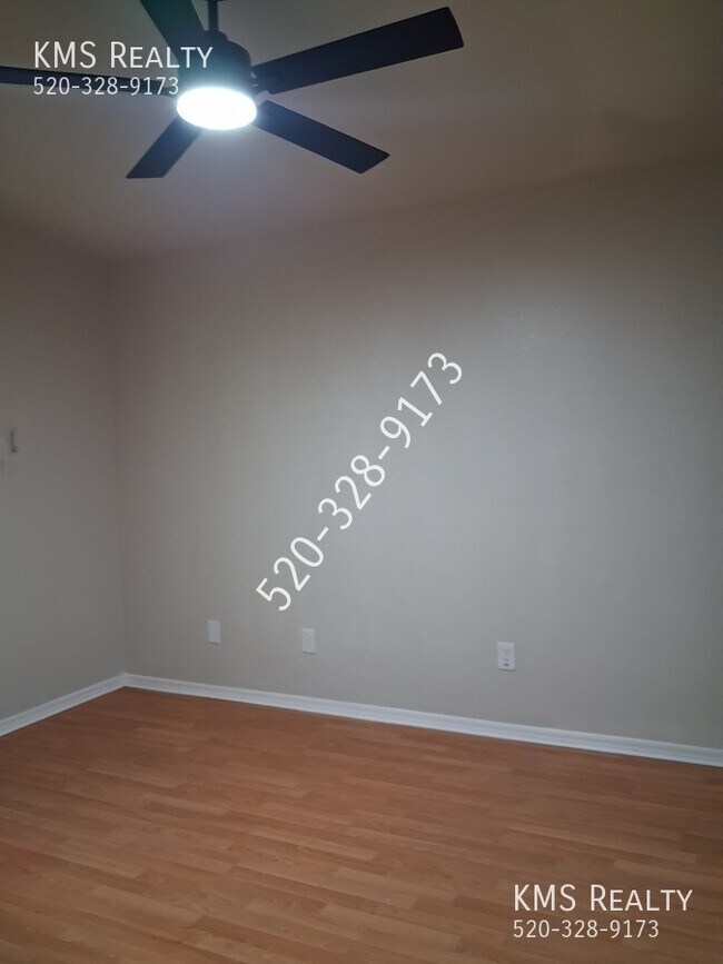 Building Photo - 2867 N Tolman Dr