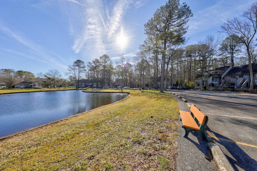 Building Photo - 39633 Round Robin Way