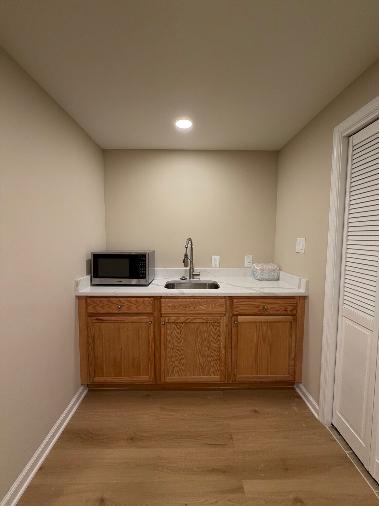 Building Photo - 6524 Greenleaf St