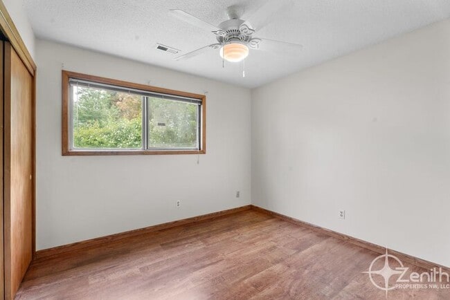 Building Photo - 6509 Louisiana Dr