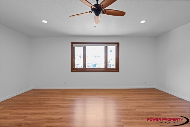 Building Photo - Spacious 5-Bedroom Home with Modern Amenit...