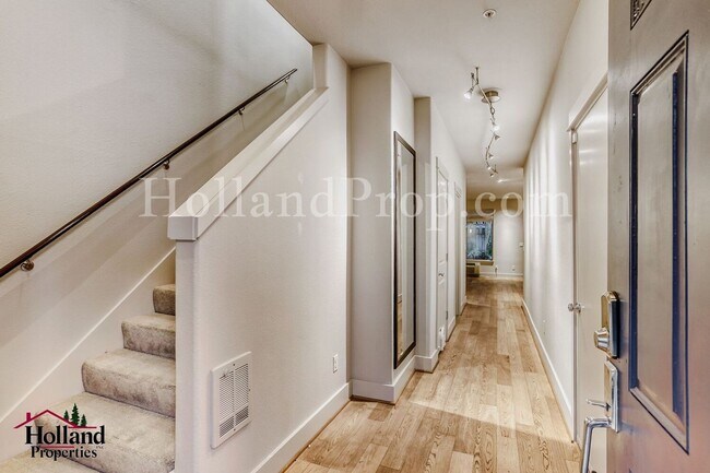 Building Photo - New Rent Price: $2,150 +$250 Off First 2 Full Months - Better Than New Light-Filled Townhome in H...