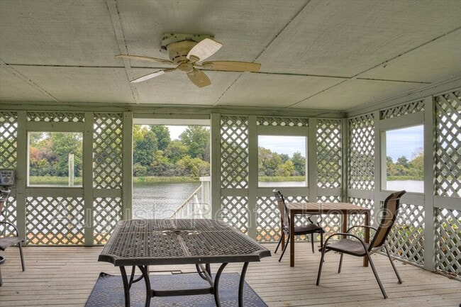 Building Photo - 106 Riverbend Dr