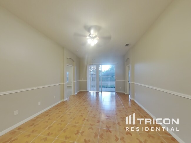Building Photo - 11724 S Stone Ln