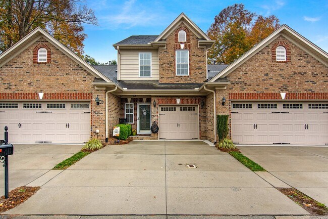 Building Photo - Fully Furnished 3BR/2.5BA Townhome – Private Community – Available 12/5