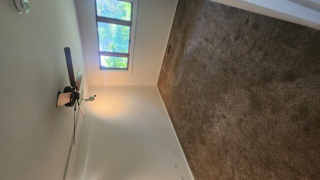 Building Photo - 808 S Cedarcrest Dr