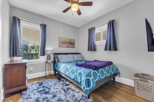 Building Photo - 10617 Bernard Ave