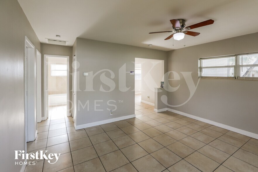 Building Photo - 210 NW 53rd St