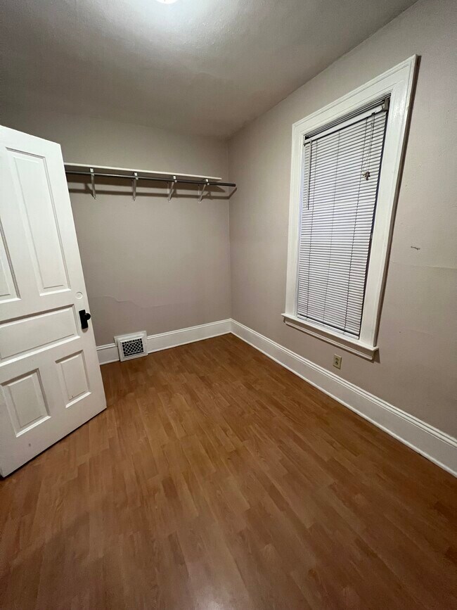 Building Photo - 2625 N Fratney St