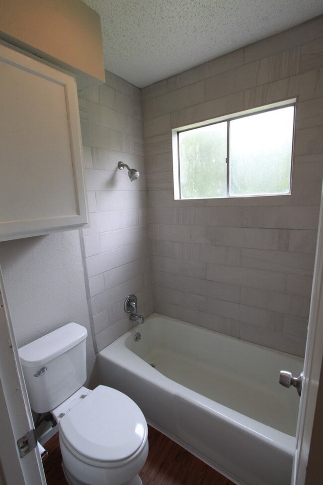 Building Photo - East Austin 4BR Gem on Cul-de-Sac w/ Spacious Lot & Updates