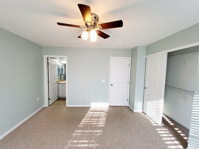 Building Photo - Charming 2 beds 2.5 baths in Columbus!