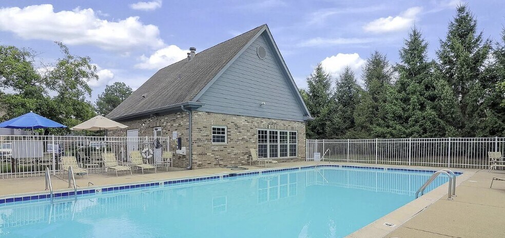 Building Photo - 31 Foxcroft Rd