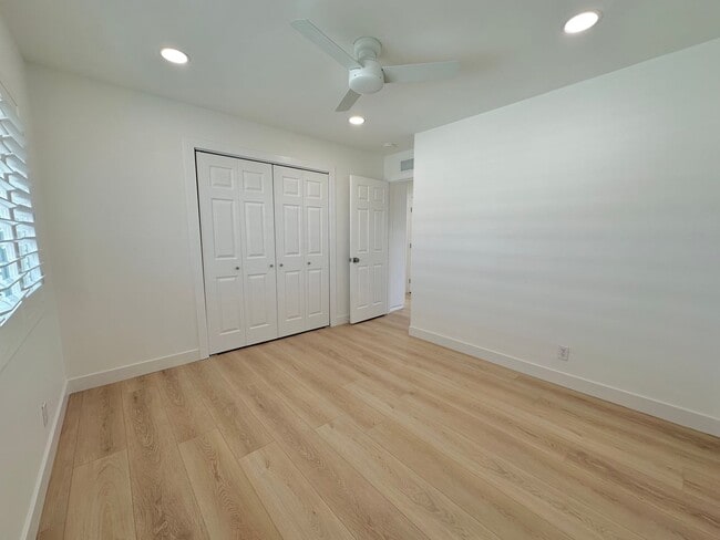 Building Photo - Beautifully Renovated 3B/2BA Home in La Ha...
