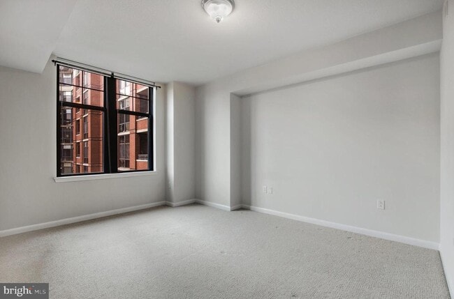 Building Photo - 1021 N Garfield St