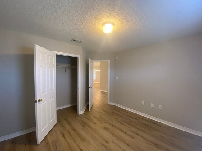 Building Photo - 9676 Parker Lake Cir