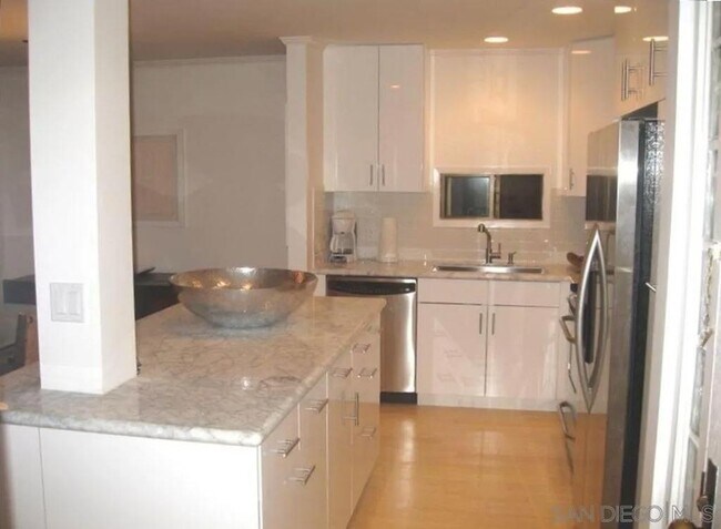 Building Photo - 8263 Camino Del Oro