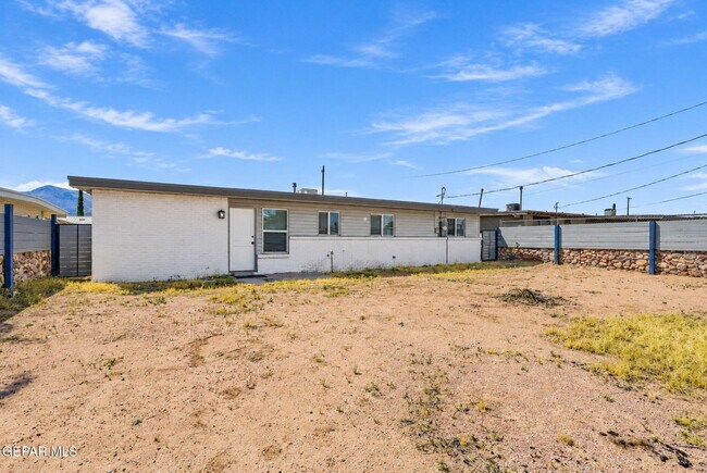 Building Photo - 10532 Goodman St