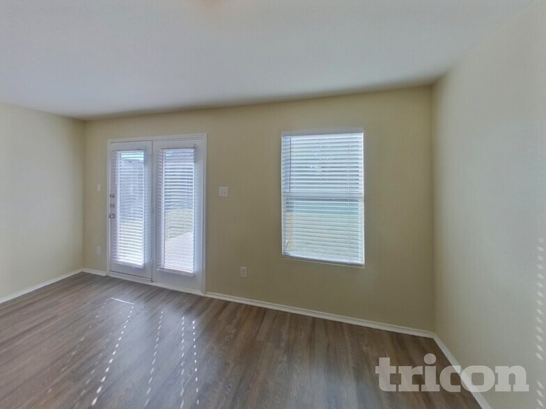 Building Photo - 1712 Vineridge Ln