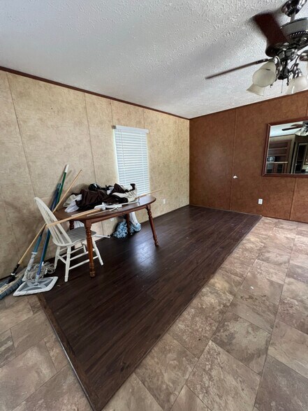 Building Photo - 41138 Wendy Dr
