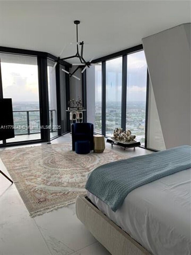Building Photo - 1000 Biscayne Blvd